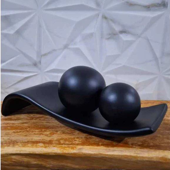 Rampa Preta com 2 Esferas – Decoração Versátil